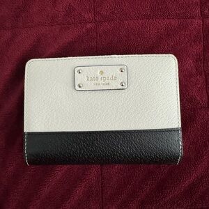Kate Spade Bi-fold {black & cream} wallet